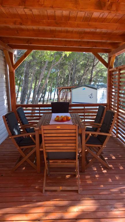 Mobile Home Navis Starigrad Paklenica Exterior foto